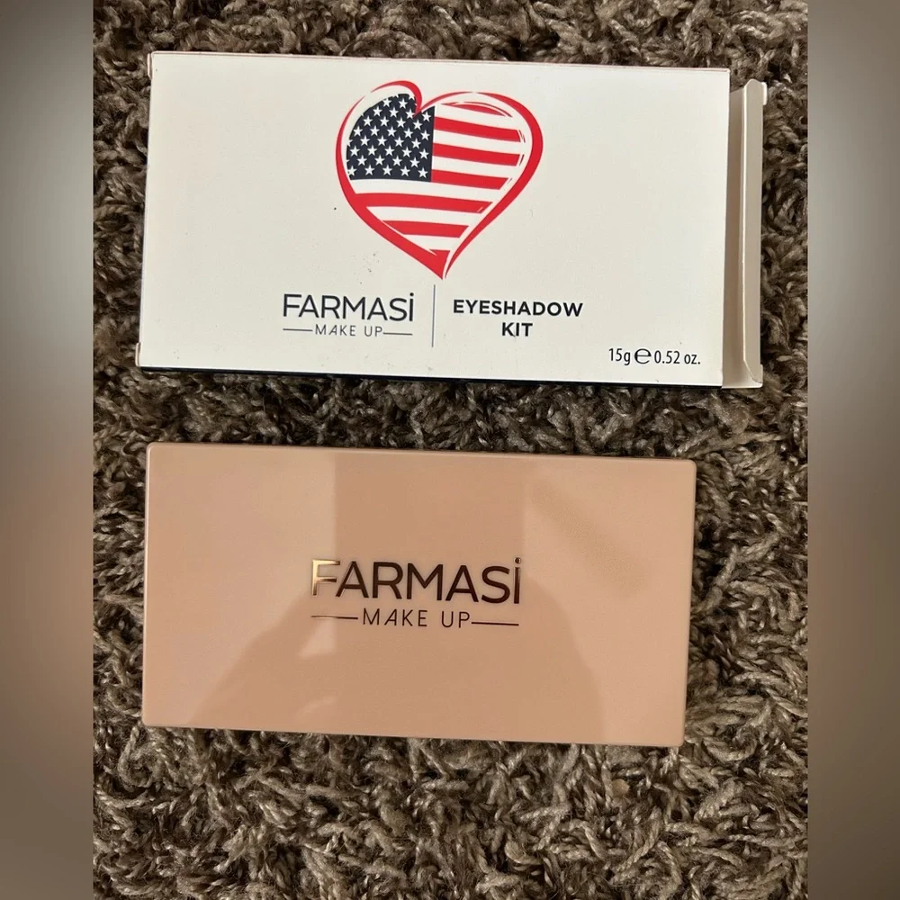Farmasi Patriotic Eyeshadow Palette